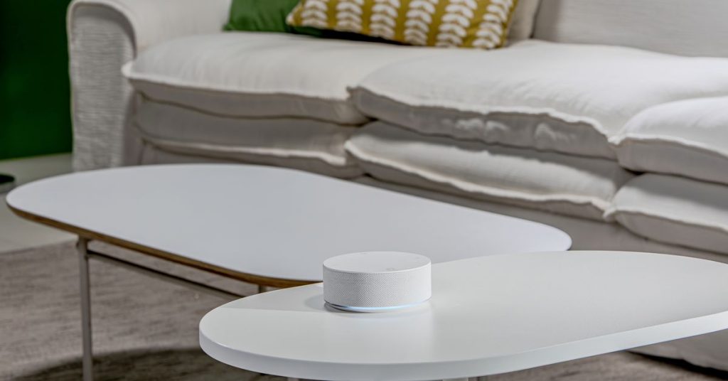 lg’s-new-smart-home-hub-has-a-built-in-voice-assistant